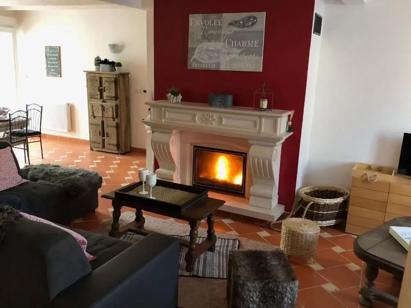 Lilly bulles en Champagne piscine et jardin privée