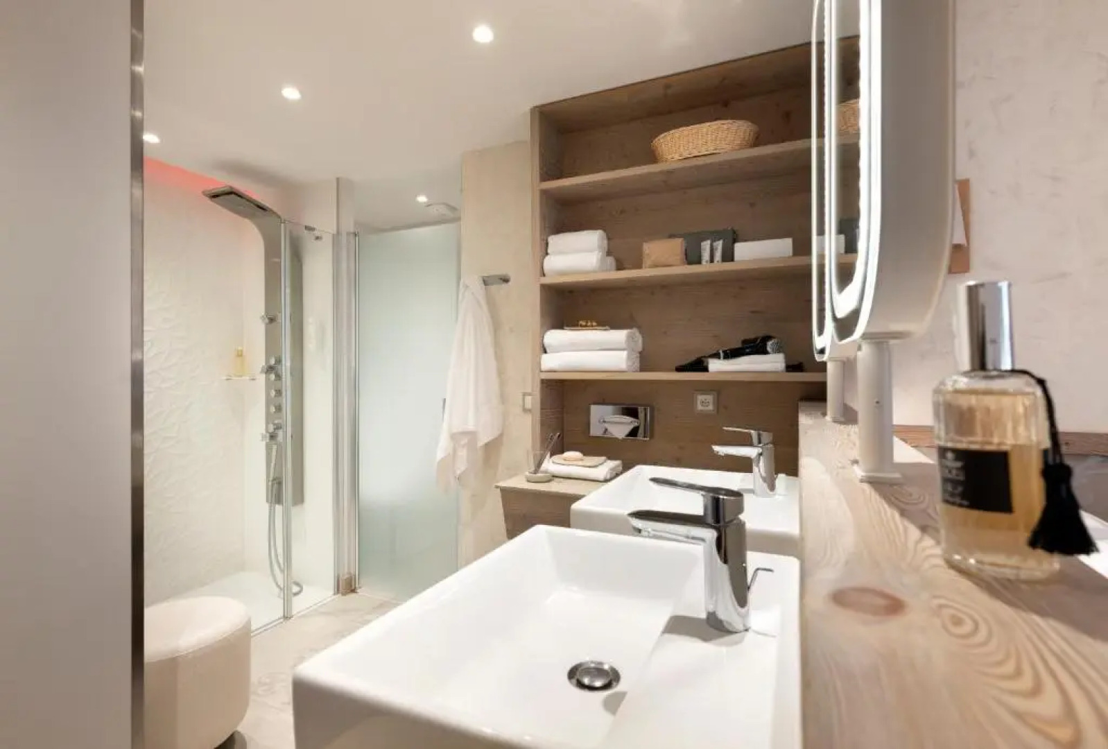 Pierre & Vacances Premium l'Hévana