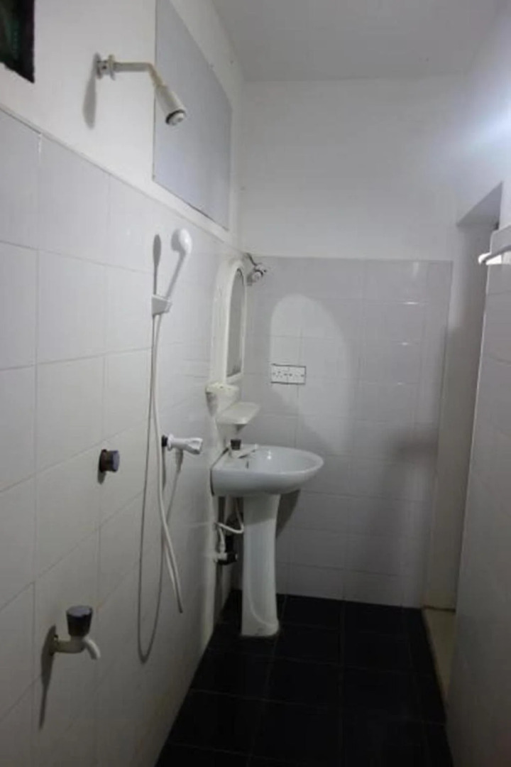 Yoho Hotel Arugambay Beach Inn