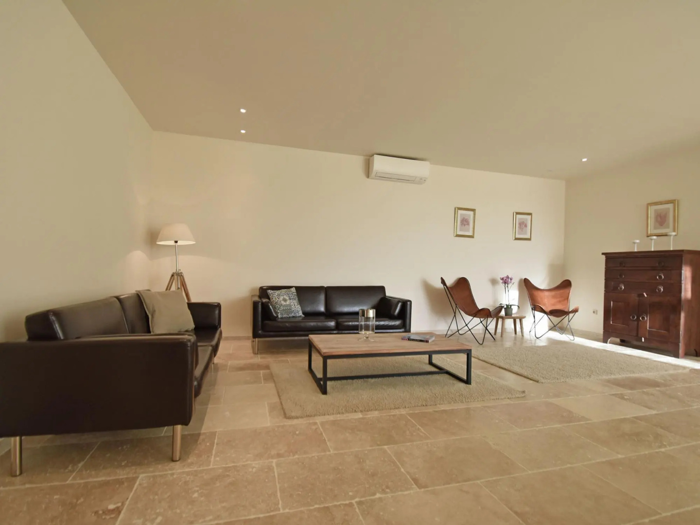 Lavish Apartment in Villesèque-des-Corbières with Terrace