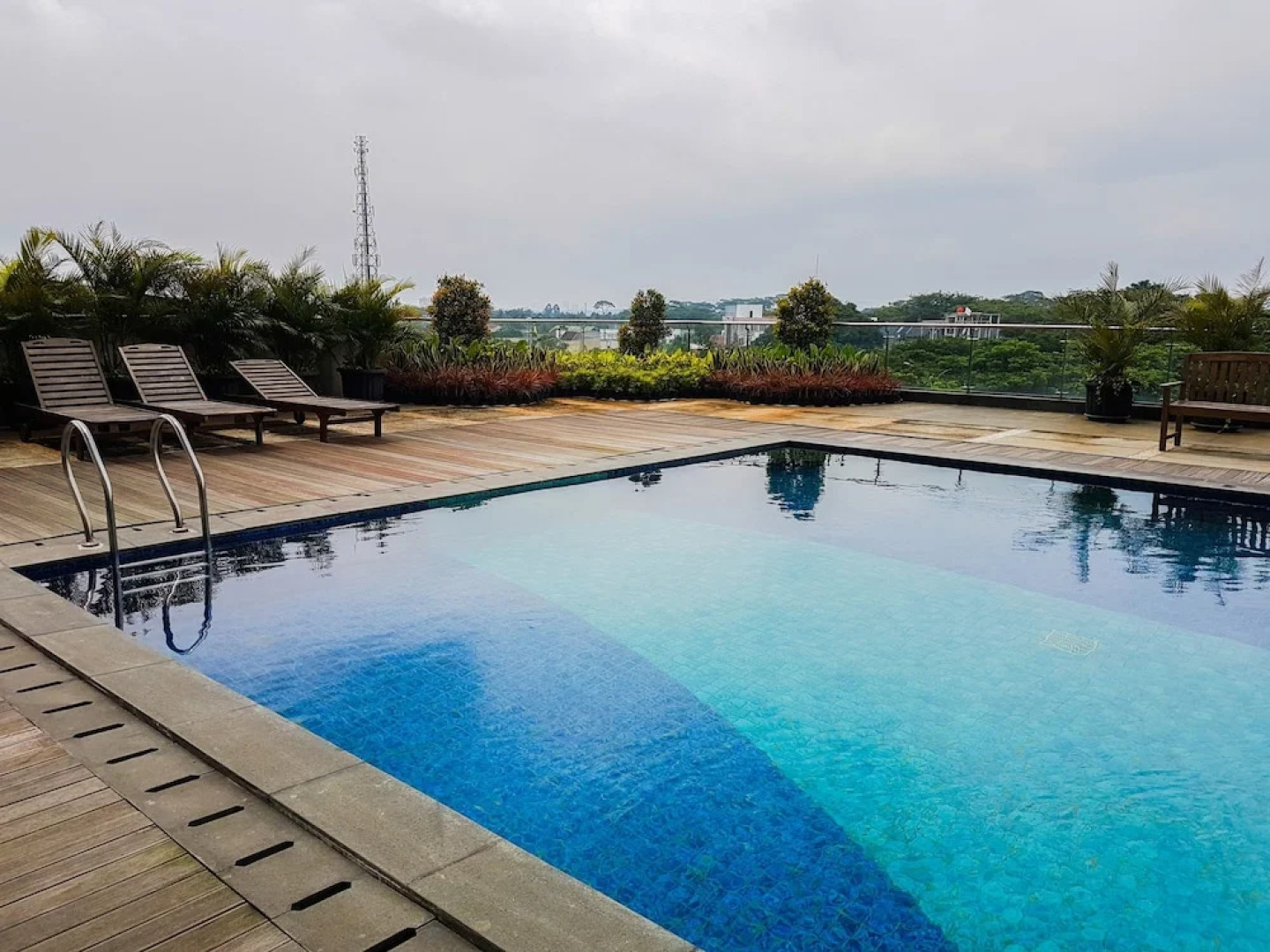 Minimalist Studio Tree Park Apartment near ICE BSD