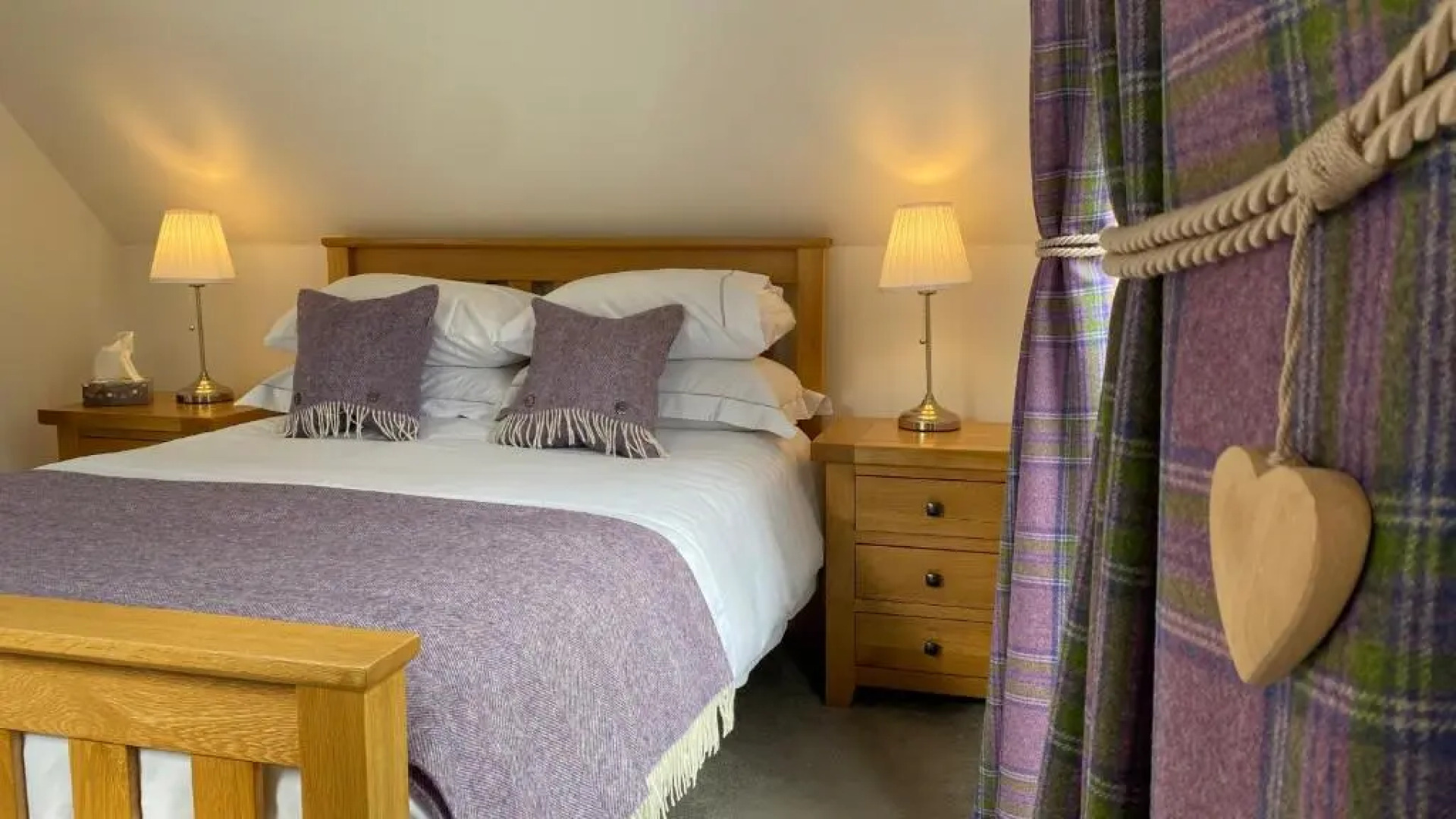 Bluebell Cottage with Hot Tub