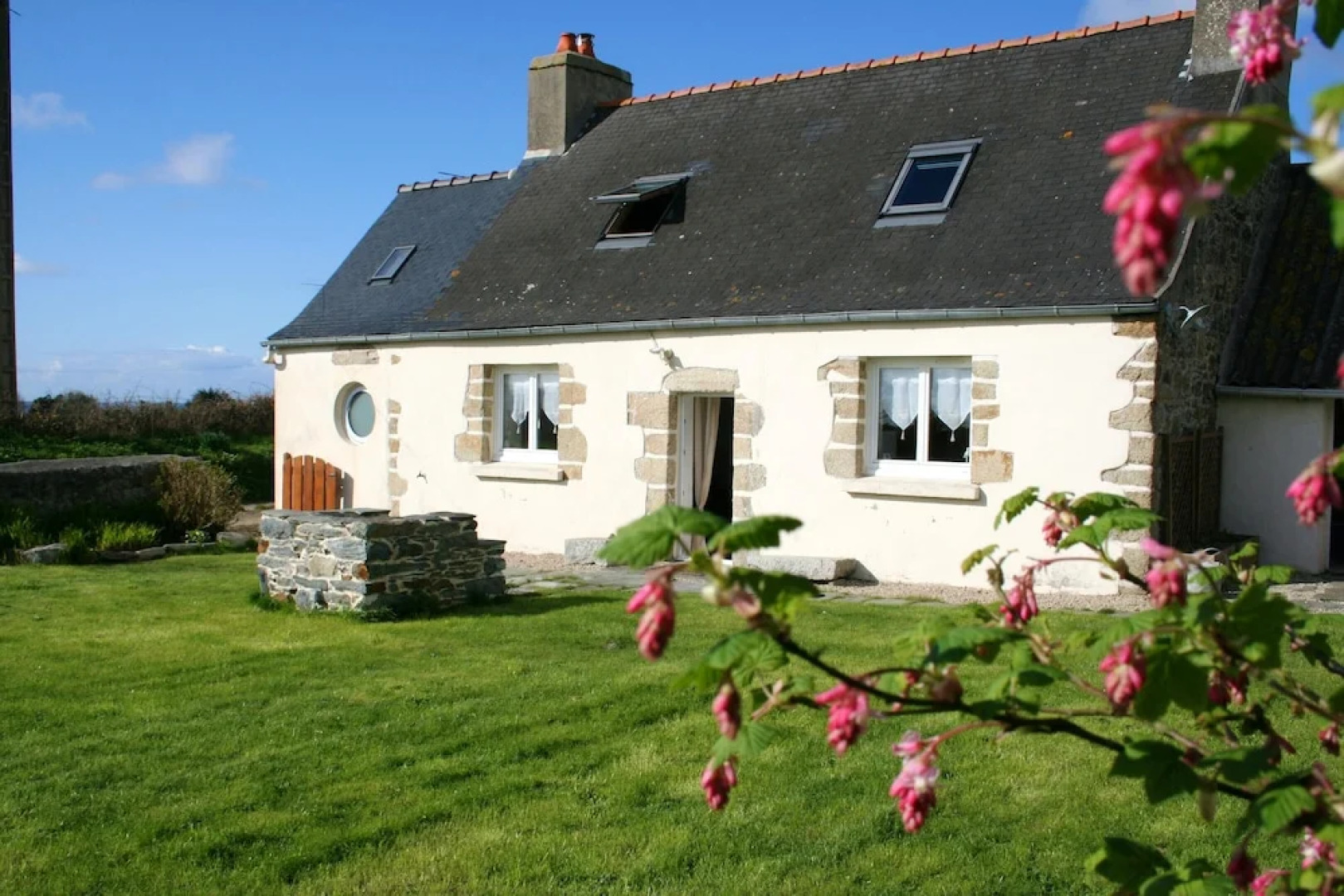 House With 2 Bedrooms in Plouezoc'h, With Enclosed Garden - 10 km From