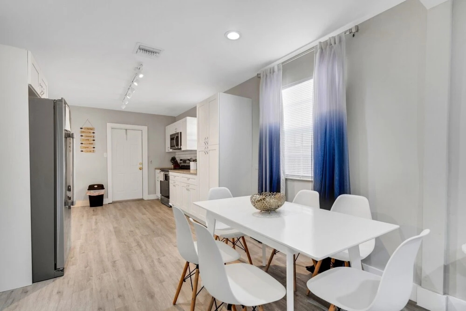 Tropical Oasis Retreat In Oakland Park, Fl 3 Bedroom Home by RedAwning