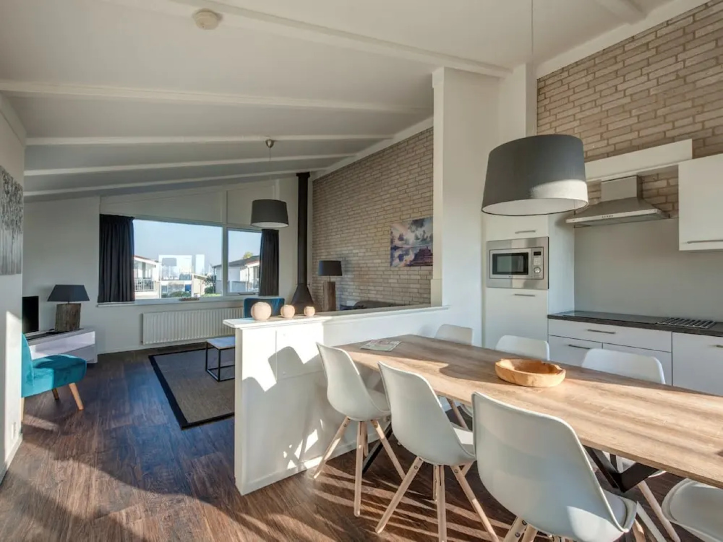 Restyled 2 Bathroom Holidayhome, sea Within Walking Distance