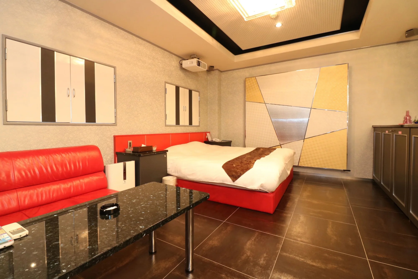 Hotel To