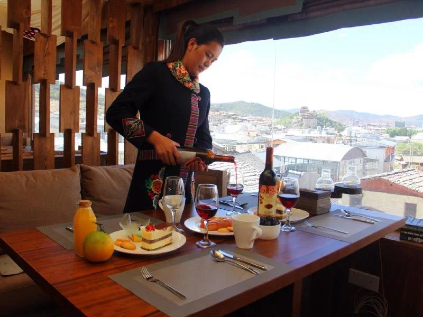 Dibei Hotel and Lost Horizon