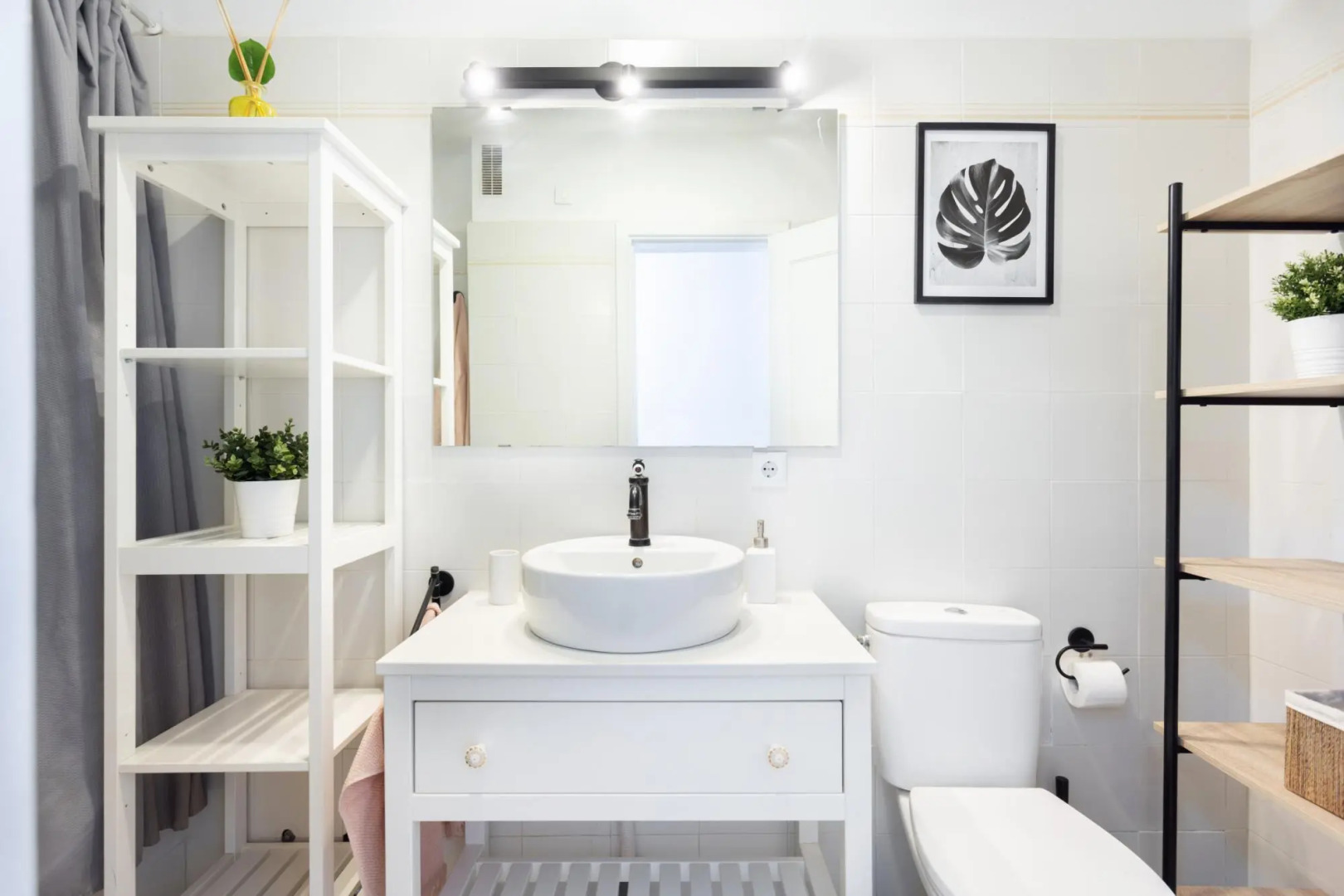 Home2Book Comfy Beachfront Radazul