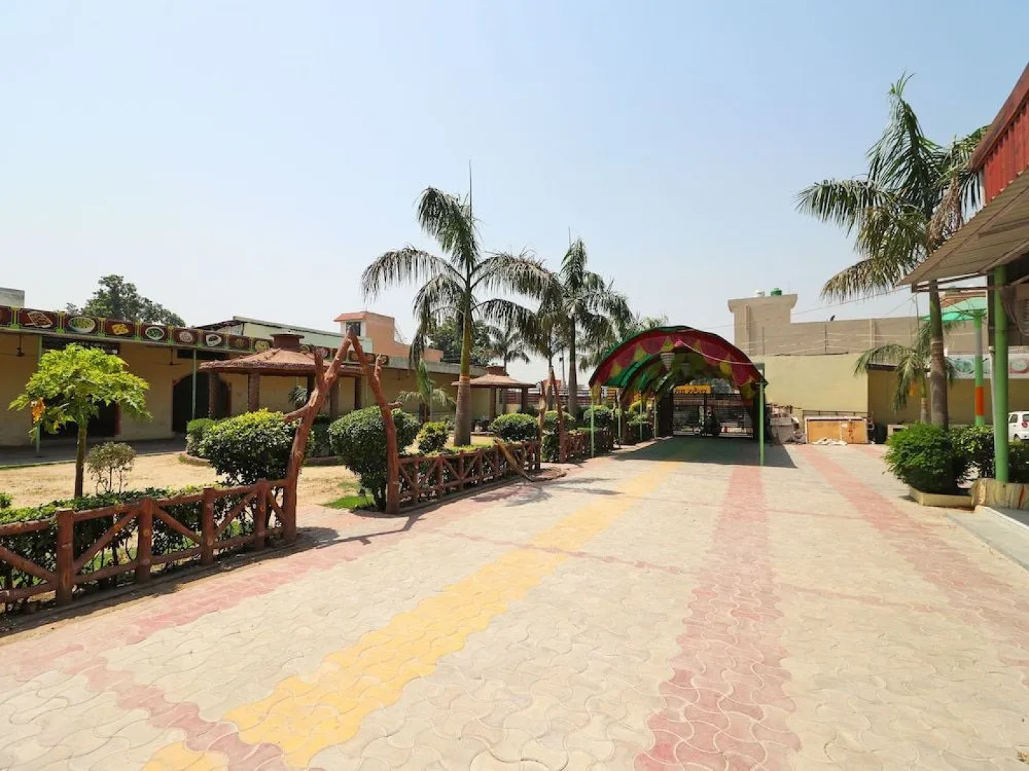 OYO 14708 Hotel Ashiyana