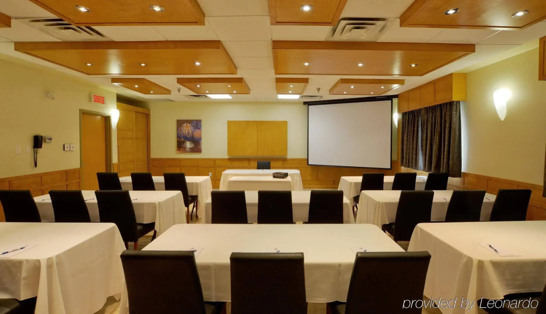 Hotel & Suites Le Dauphin Quebec