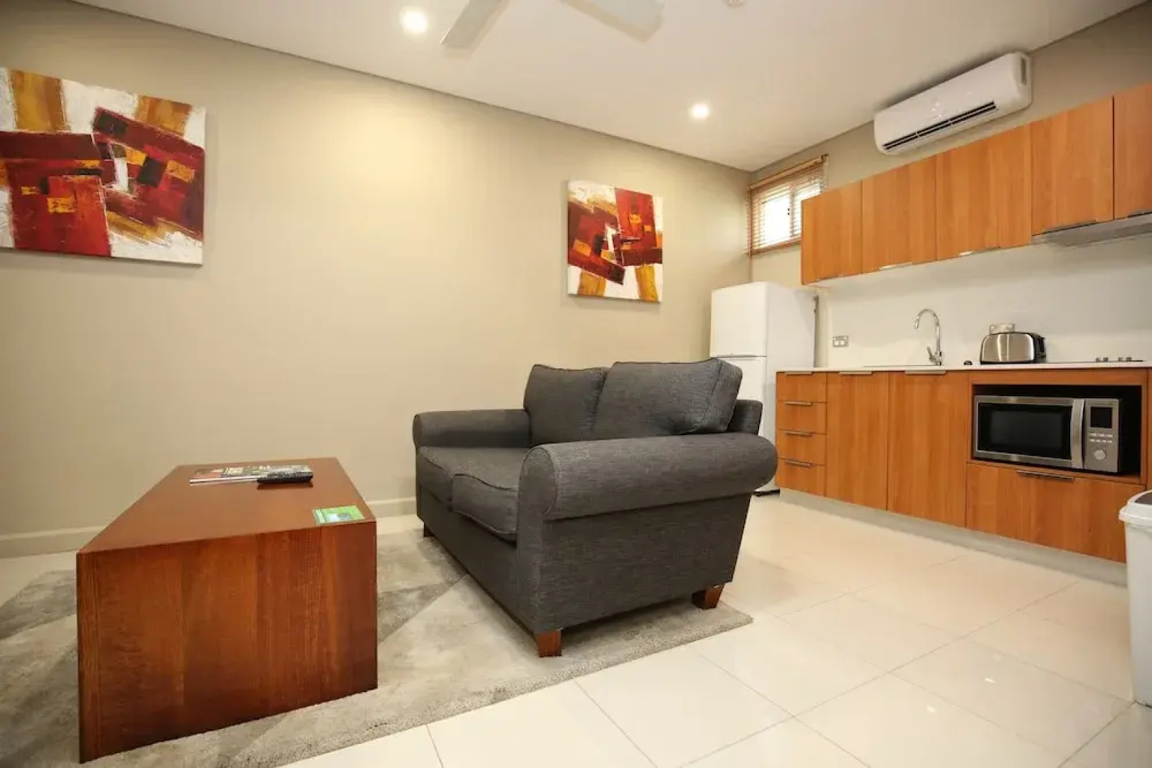 Ela Beach Hotel & Apartments