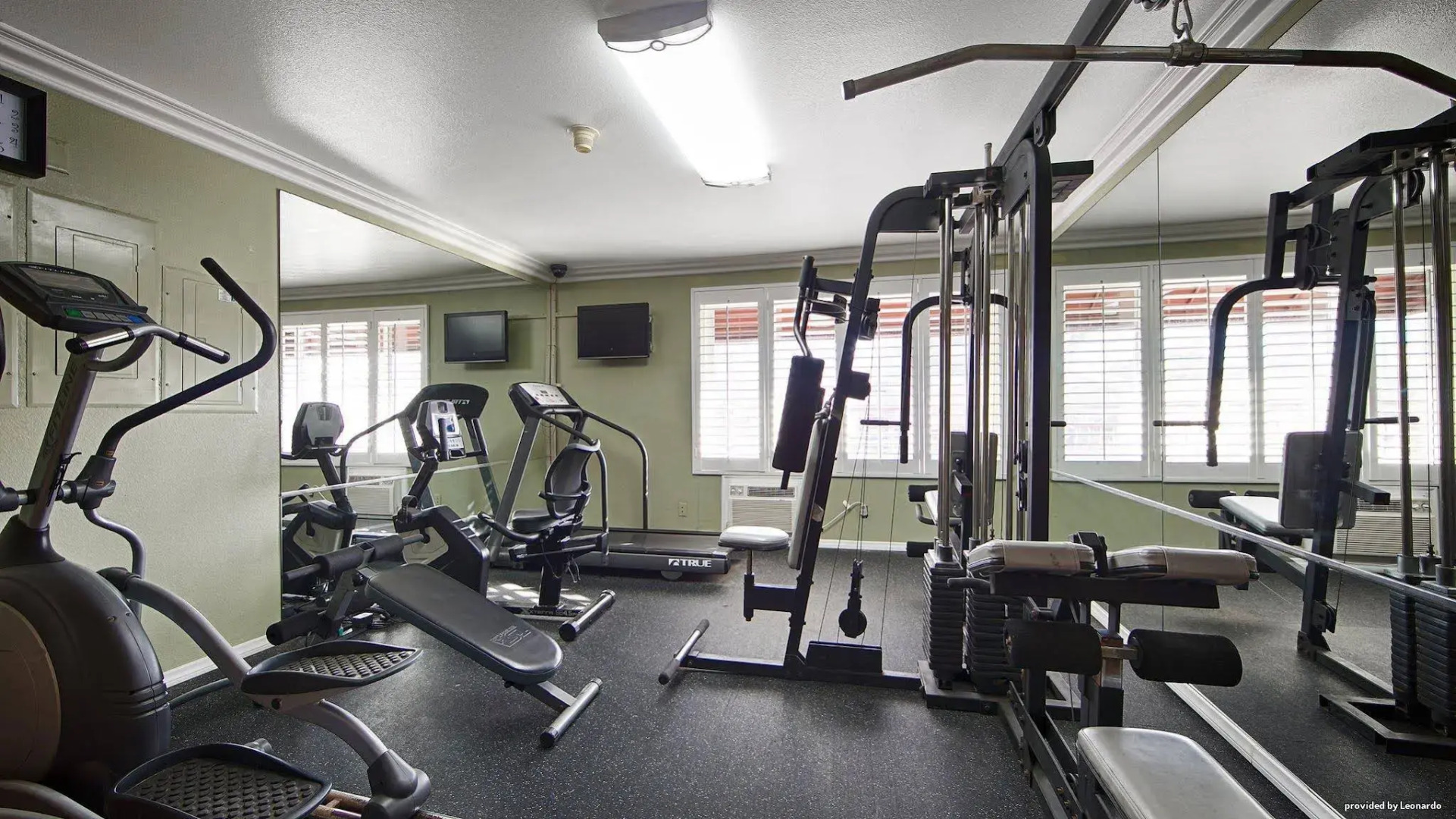 Best Western Harbour Inn & Suites Huntington - Sunset Beach