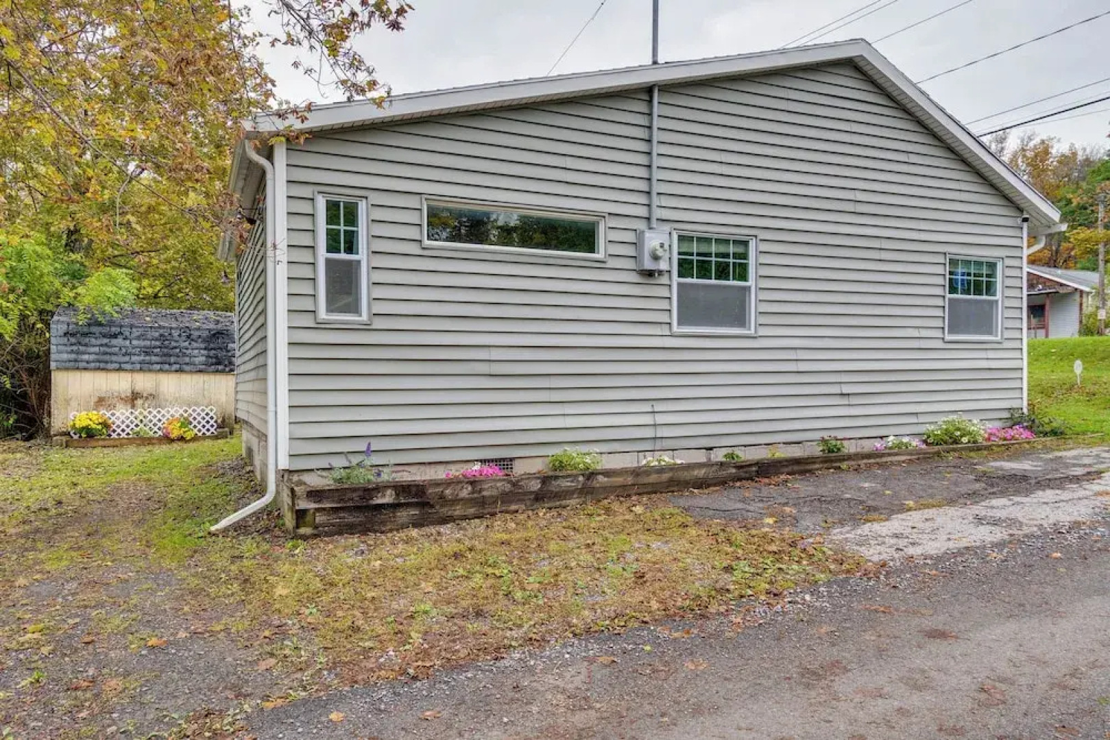 Pet-friendly Honeoye Cottage Rental: Walk to Lake!