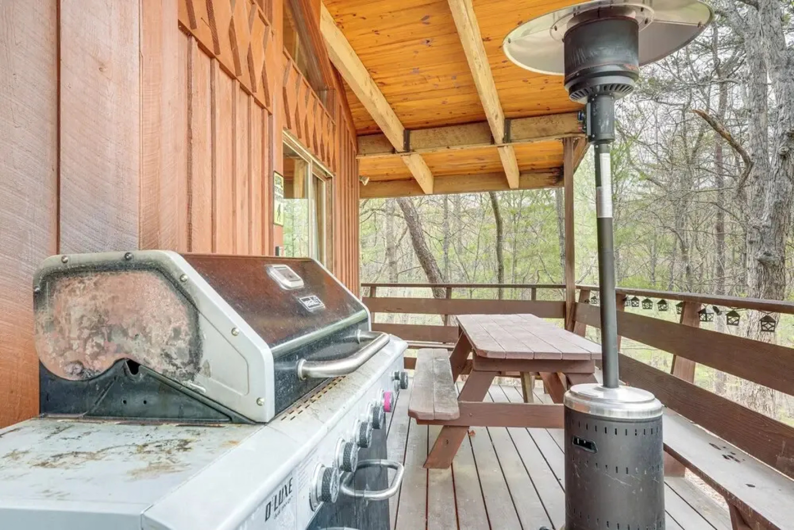 Treehouse-style Cabin, 1 Mi to Massanutten Resort