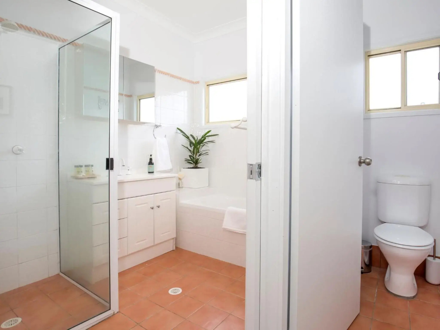 Beach Central I Pet Friendly I 2 Mins Walk to Beach