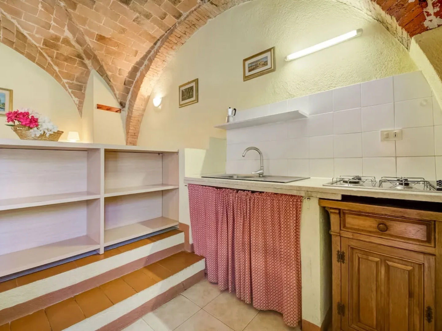 Tuscan Farmhouse in Montescudaio near Sea