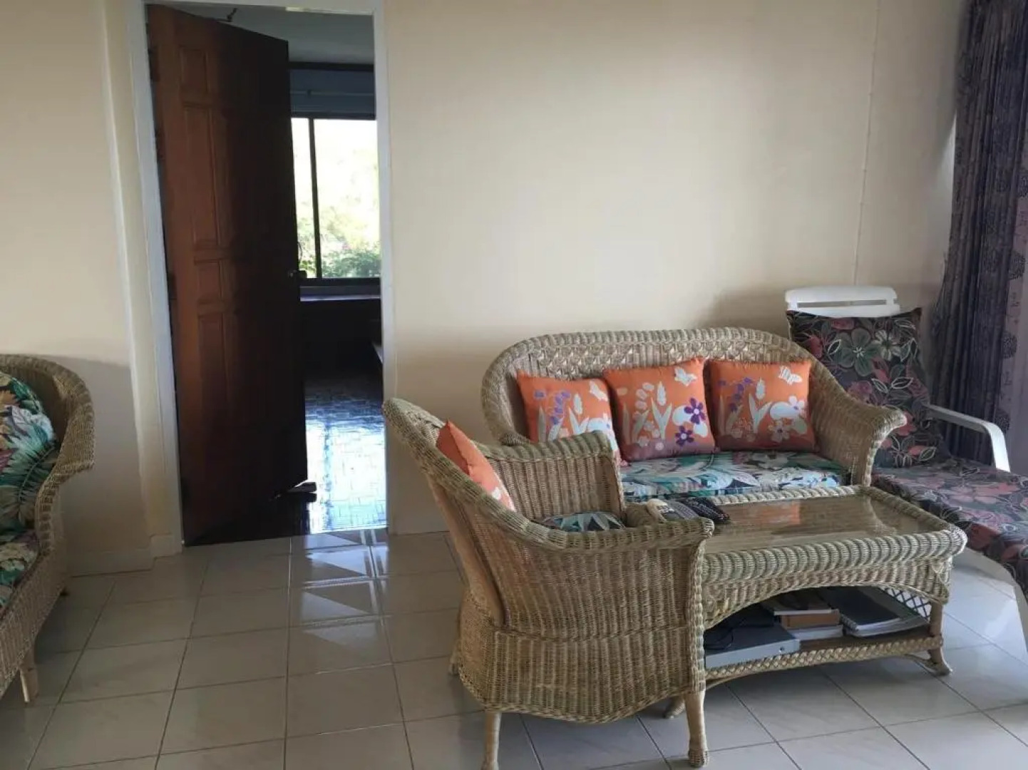 Hin-Suay Nam-Sai Place