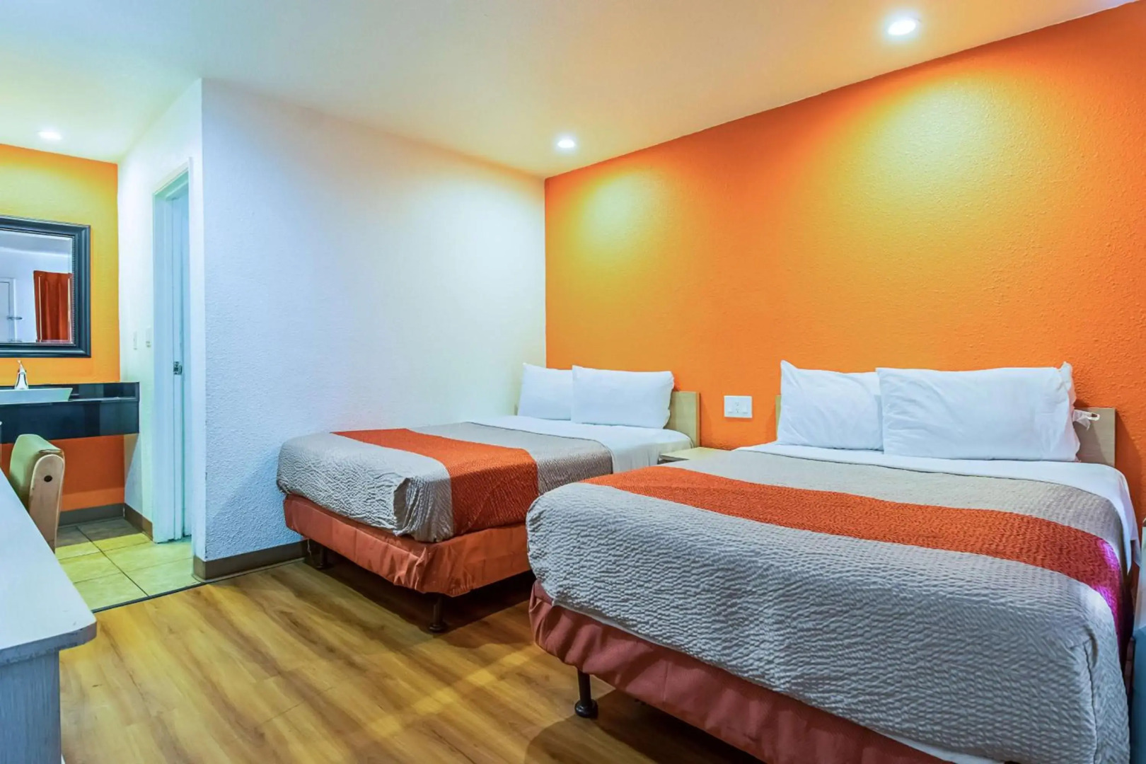 Motel 6 Bakersfield, CA - Airport