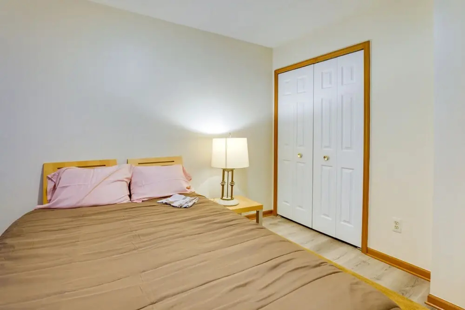 Cozy Clinton Township Condo: 3 Mi to Anchor Bay!