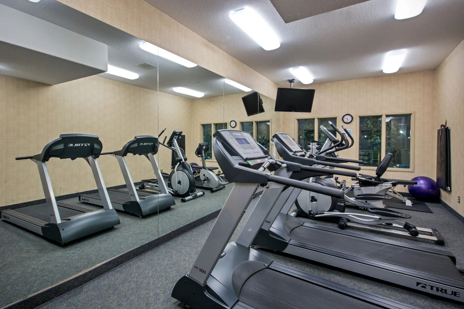 Holiday Inn Express & Suites Saskatoon by IHG