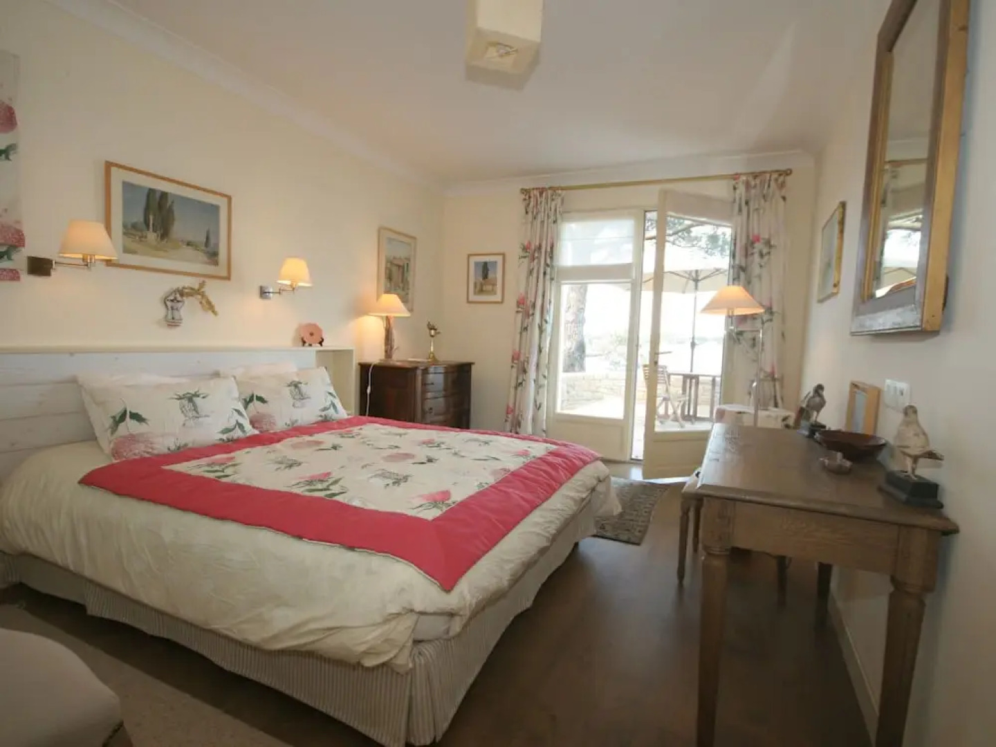 Beautiful Holiday Home in La Trinite-sur-mer With Garden