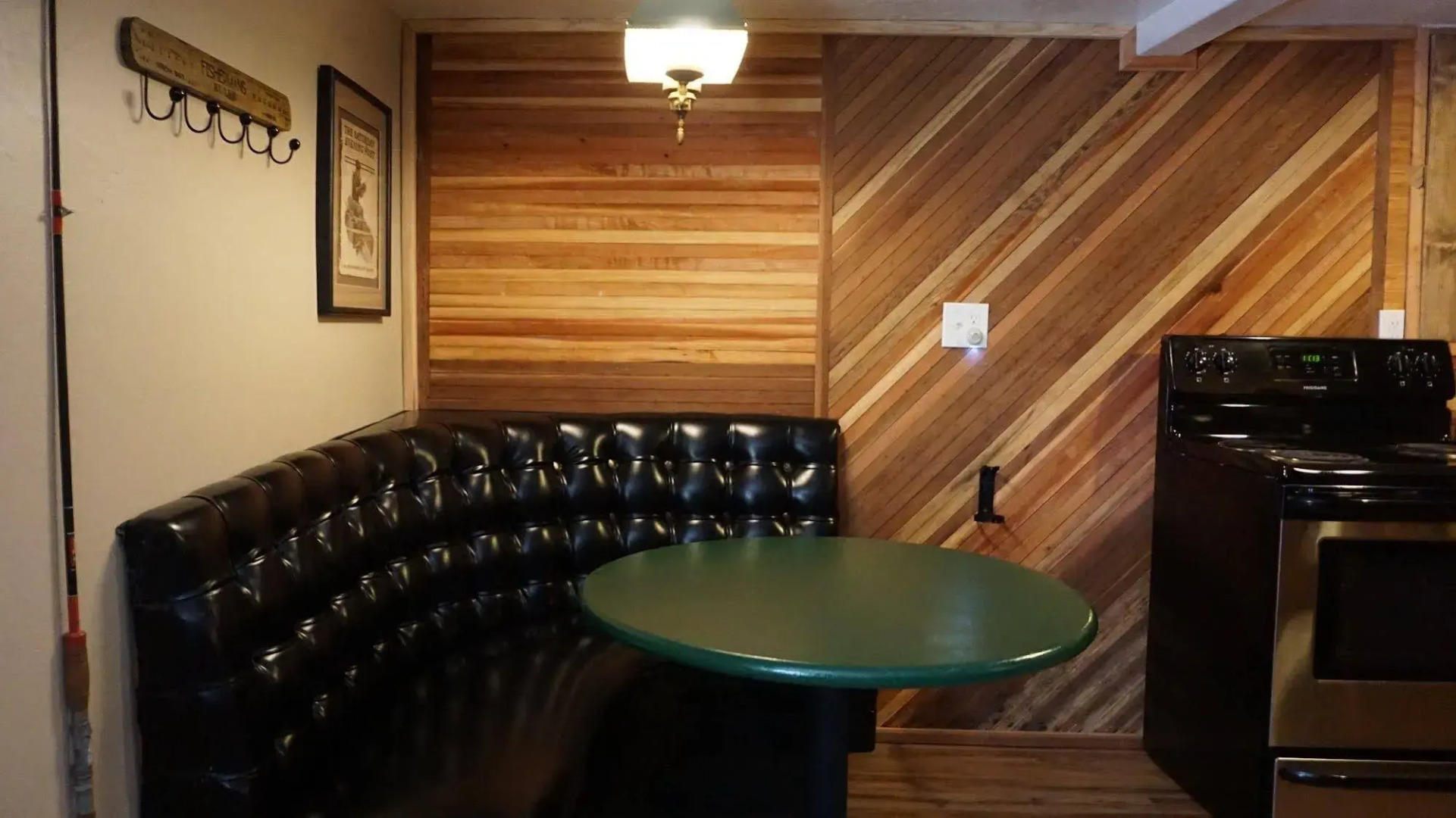 Shaver Lake Village Hotel