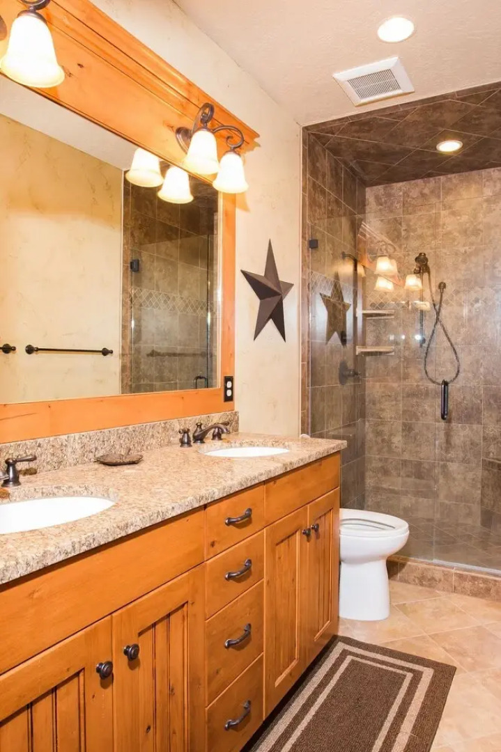 Three Kings Condo Near the Lifts by RedAwning