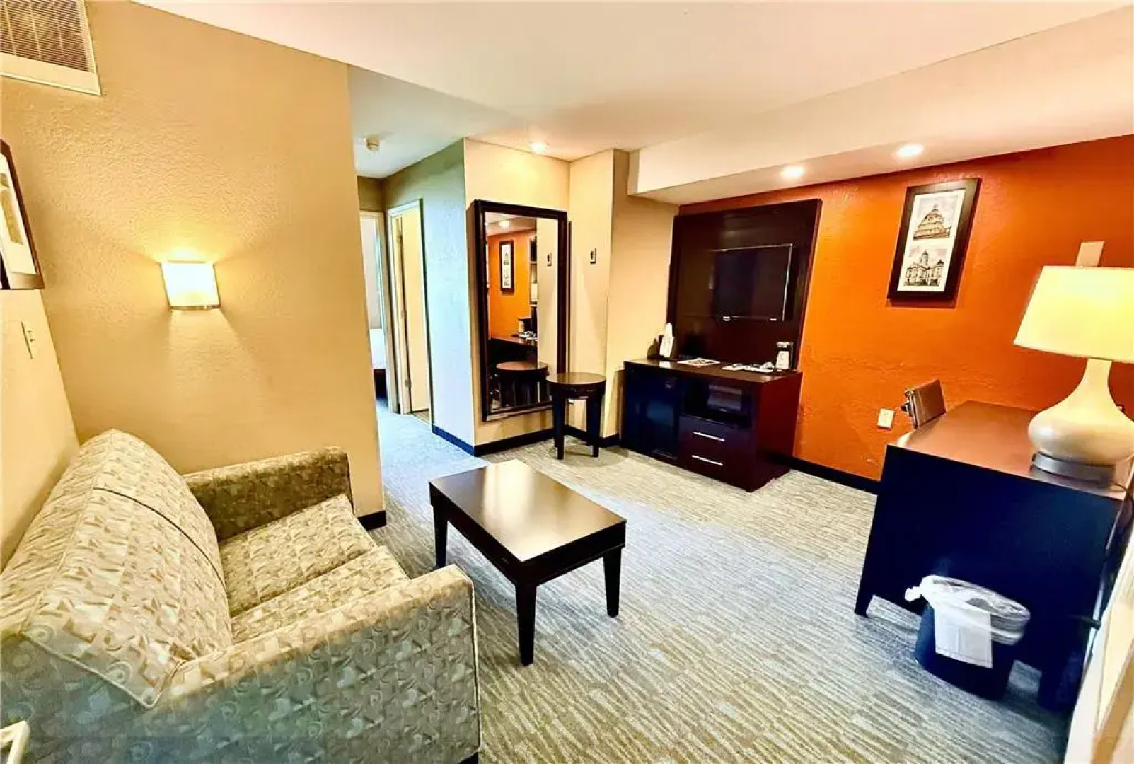 Clarion Inn & Suites Evansville Eastland Area