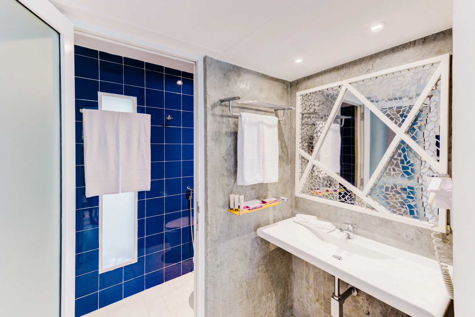 Trinco Blu by Cinnamon