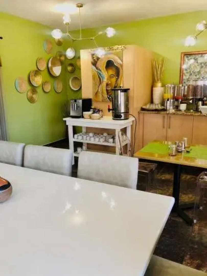 Road House Guest House