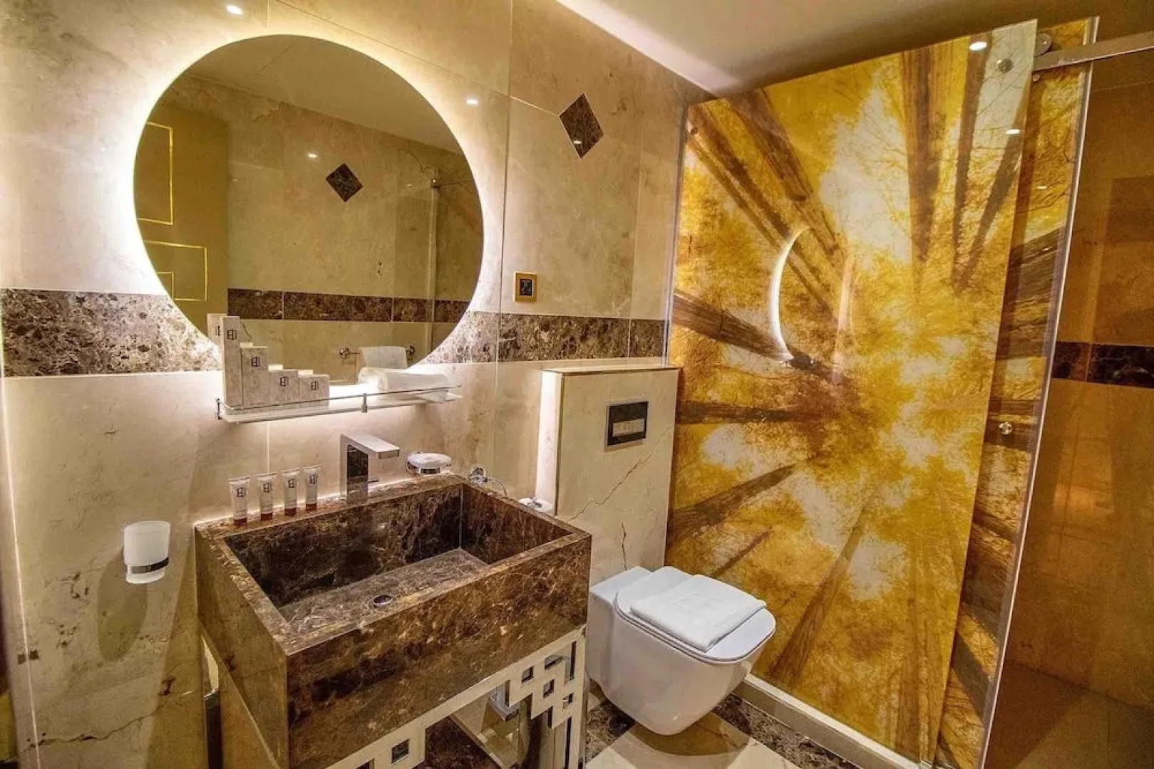 No 1 Oxford Street Hotel And Suites