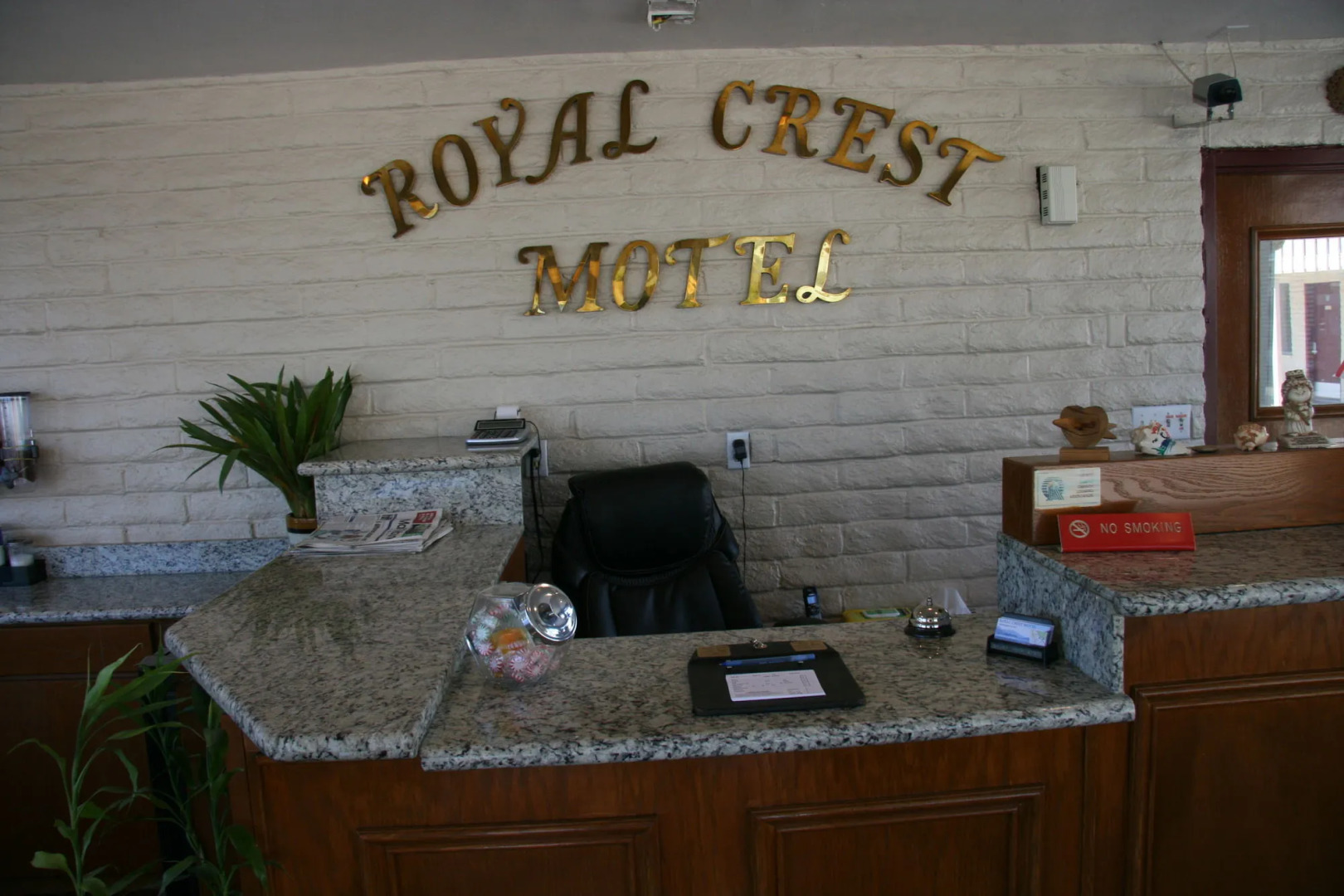 Royal Crest Motel