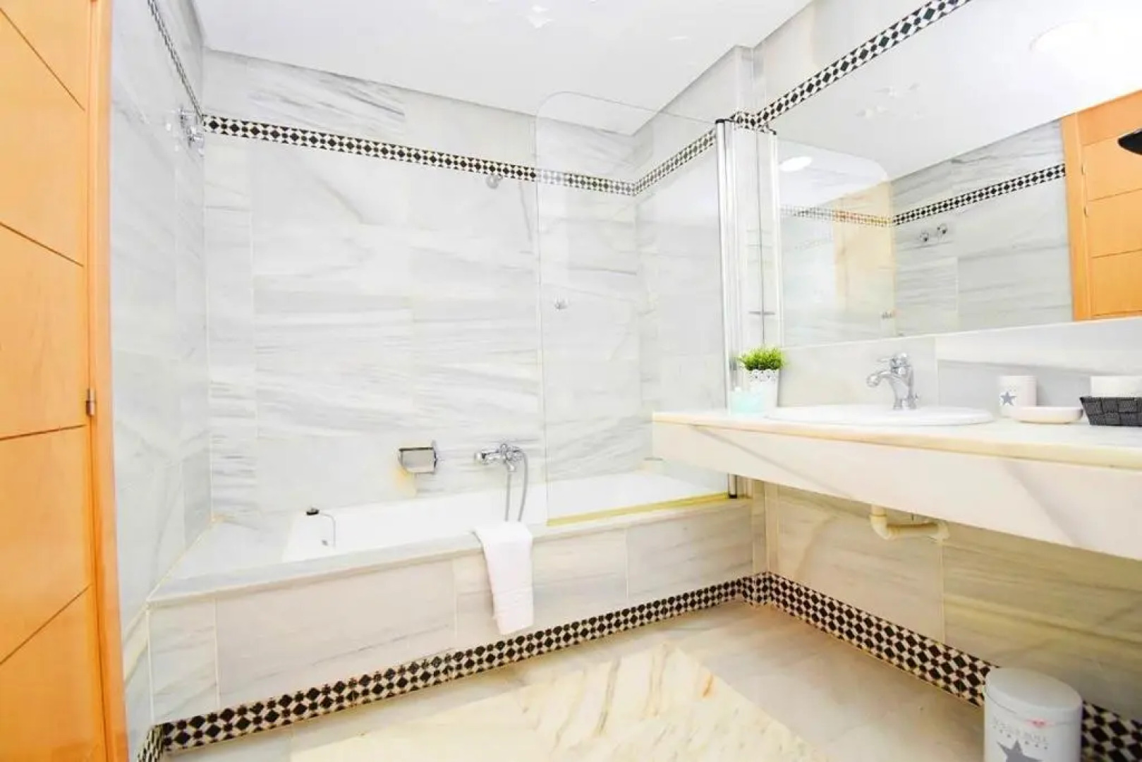 Expoholidays - Apartamentos Puerto Almerimar