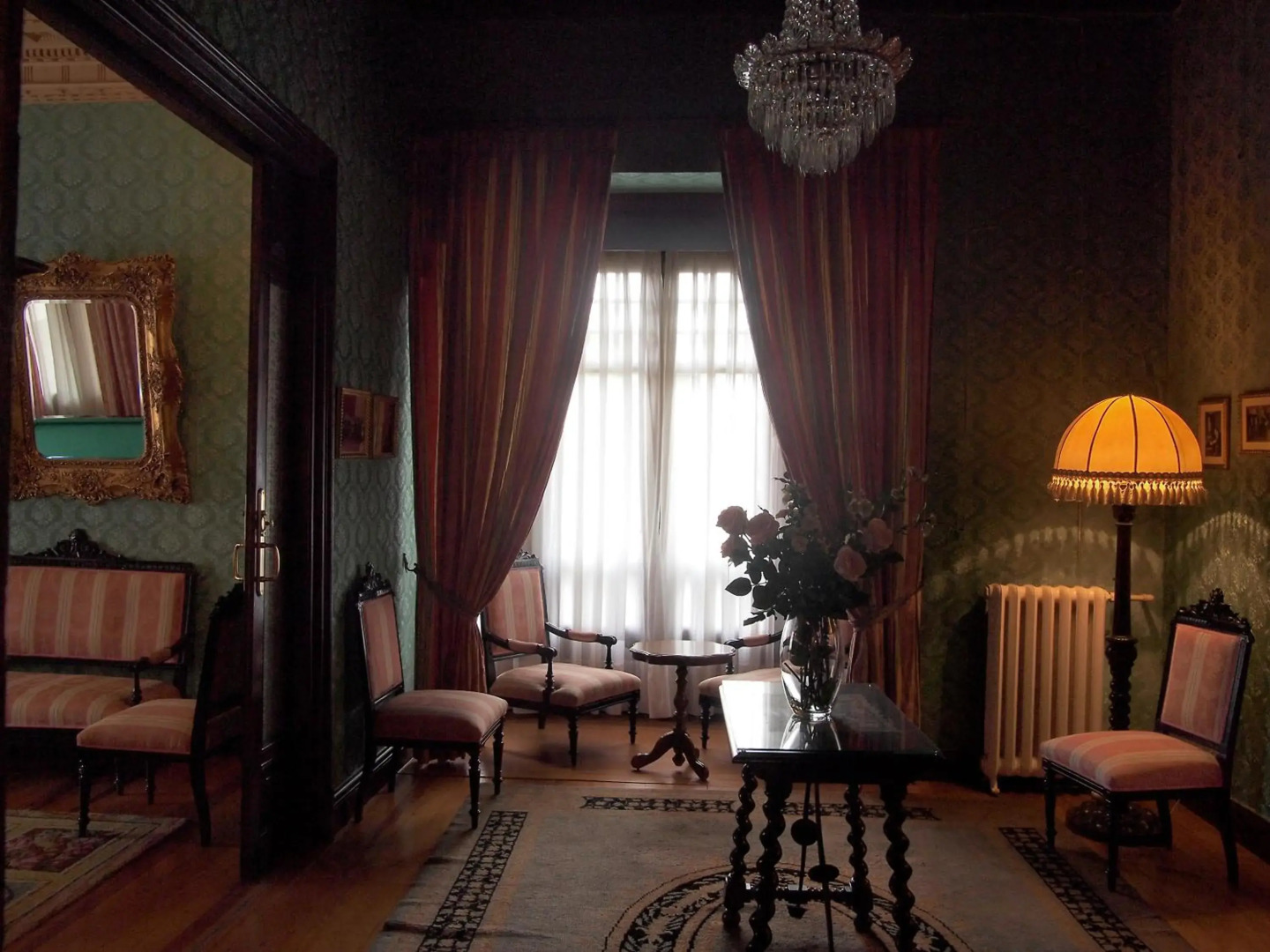 Palacio Arias and Hotel y Apartamentos Arias