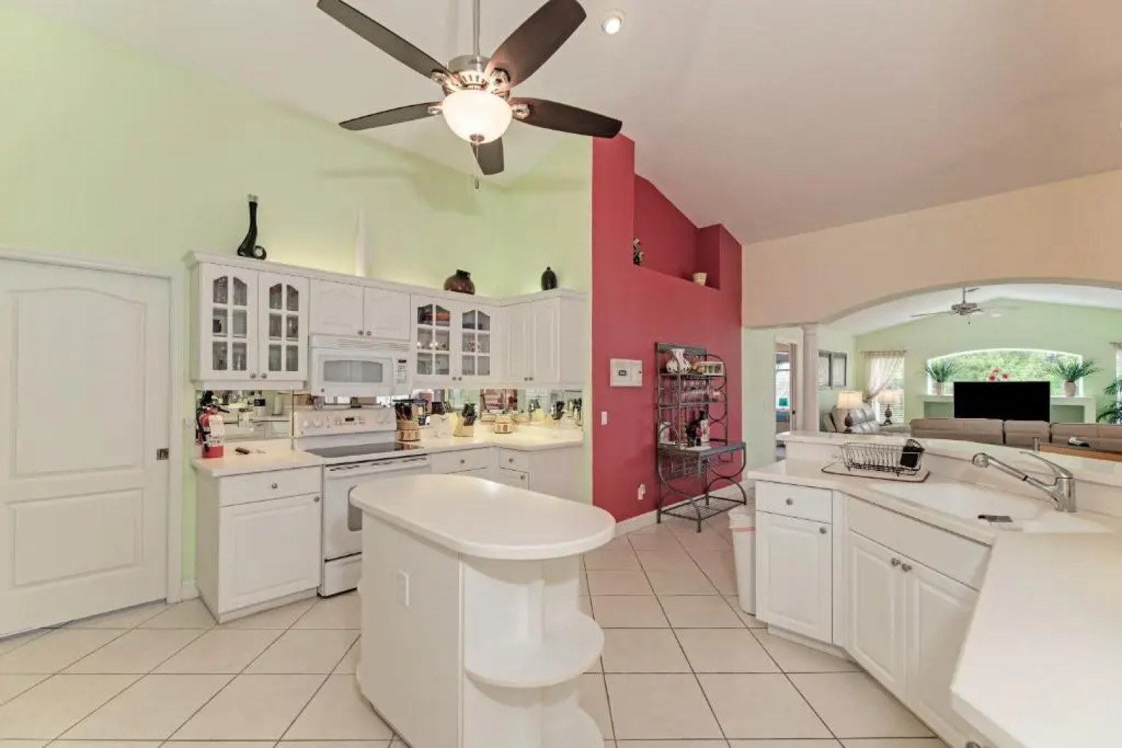 Shangri-La - Private Villa with heated pool and spa - sleeps 6