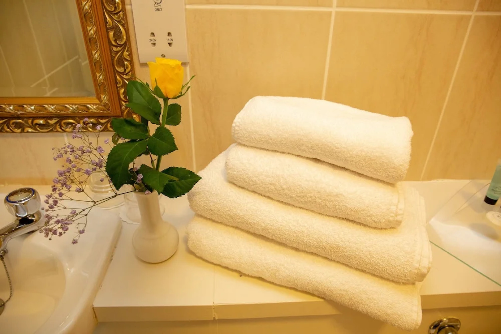 Peacockes Hotel & Complex