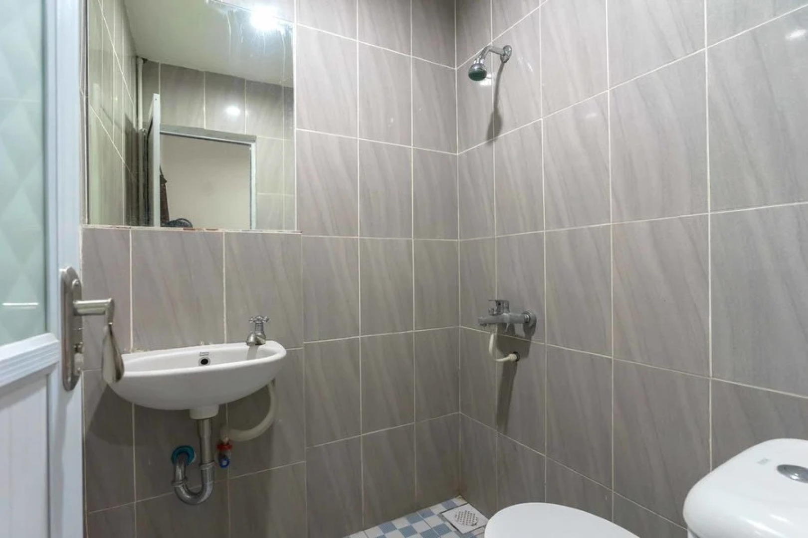 RedDoorz near Alun Alun Kota Serang