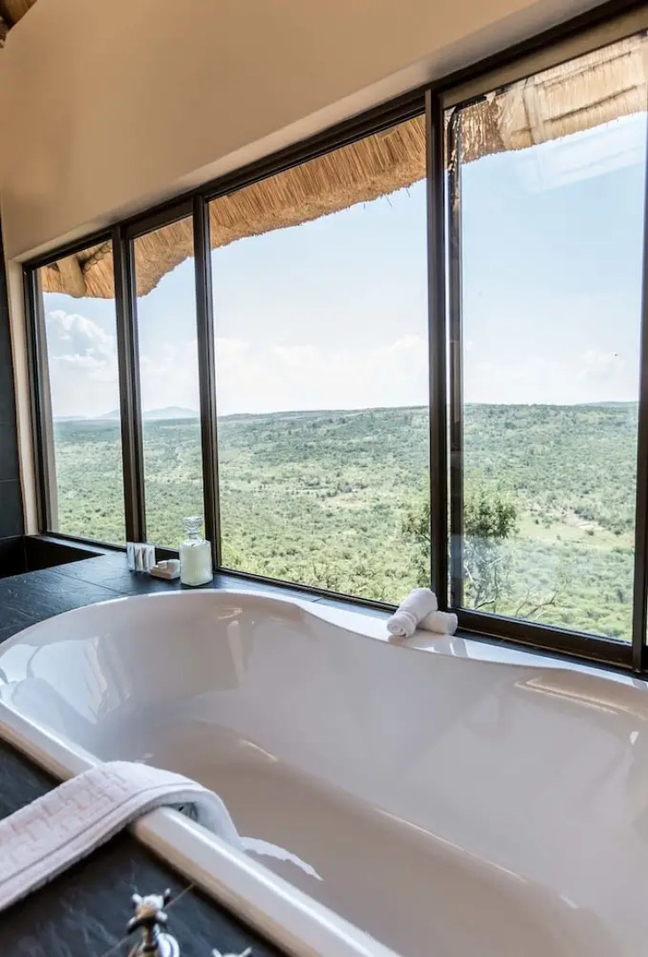 Umzolozolo Private Safari Lodge