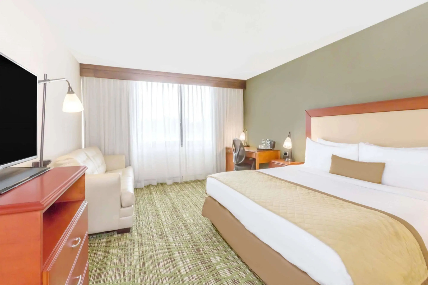 Clarion Hotel and Suites