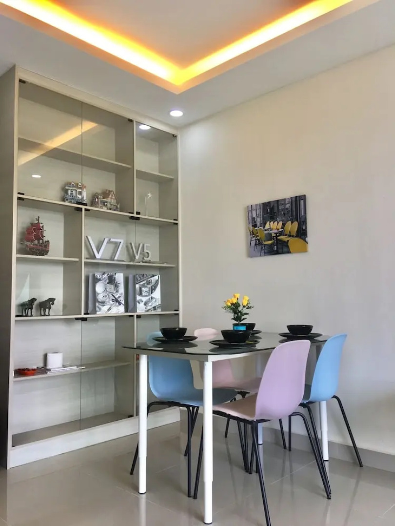 One South Garden Apartment