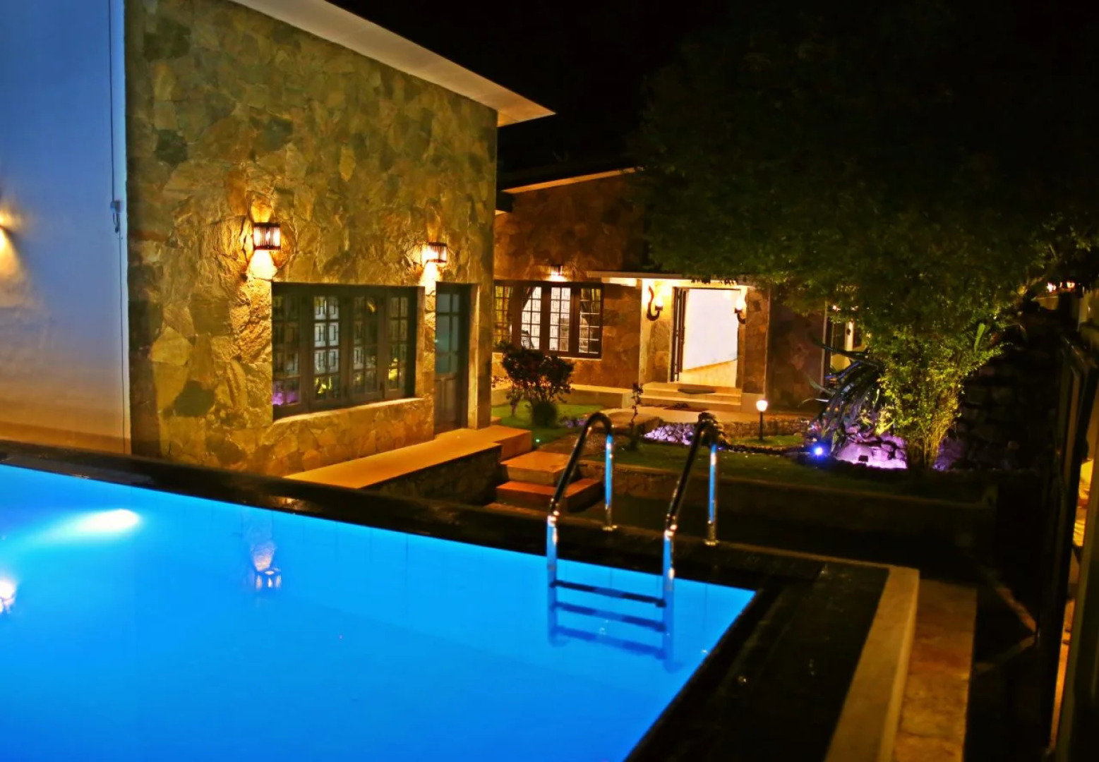 Villa Pinnawala & Restaurant