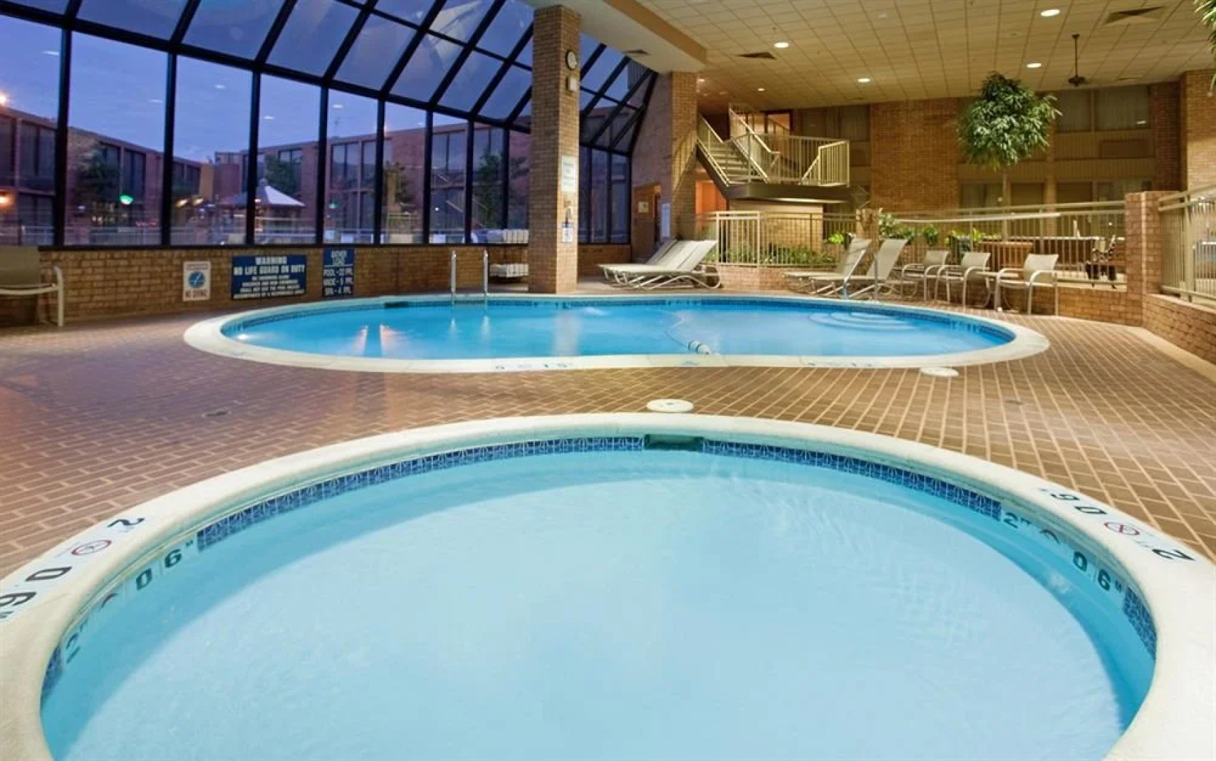 Holiday Inn Express & Suites St. Louis South - I-55