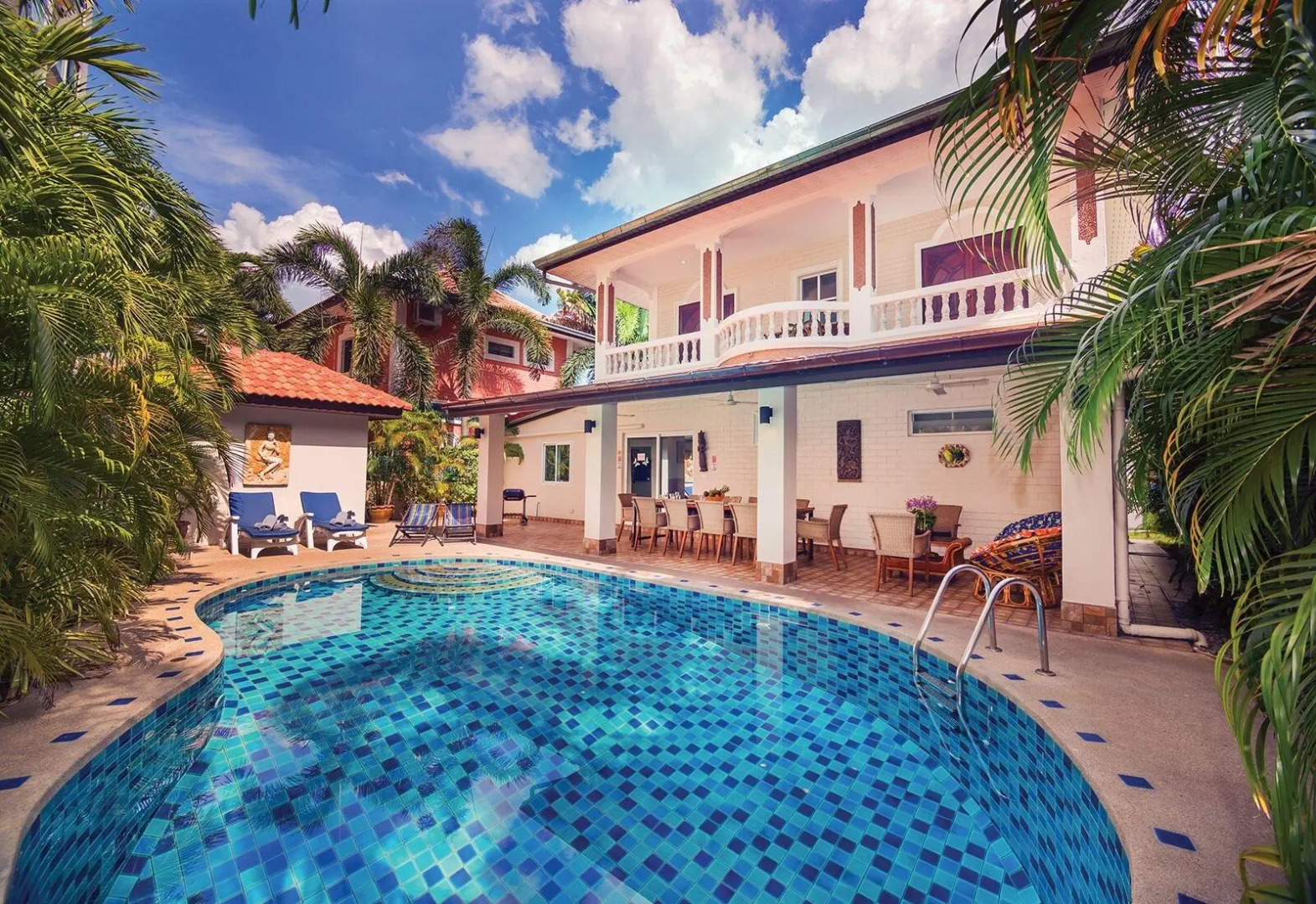 Villa Waree 5 minutes from City and Beach