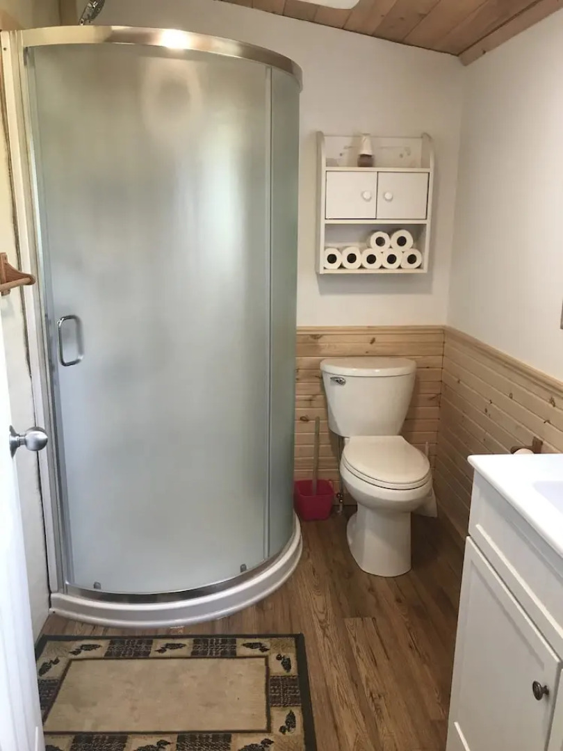 Longmuir's Hidden Cove Cottage Resort