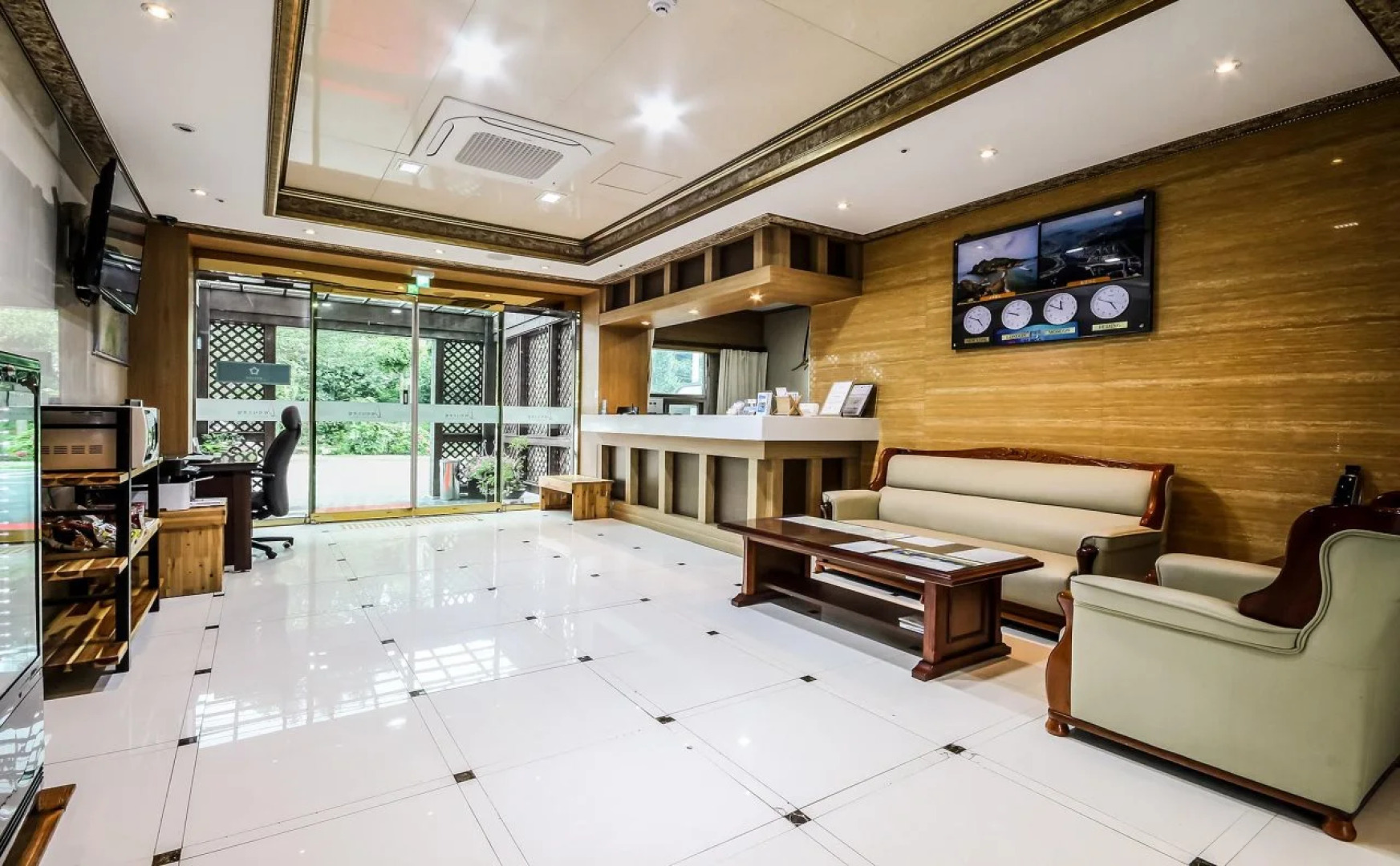 Tongyeong Business Hotel