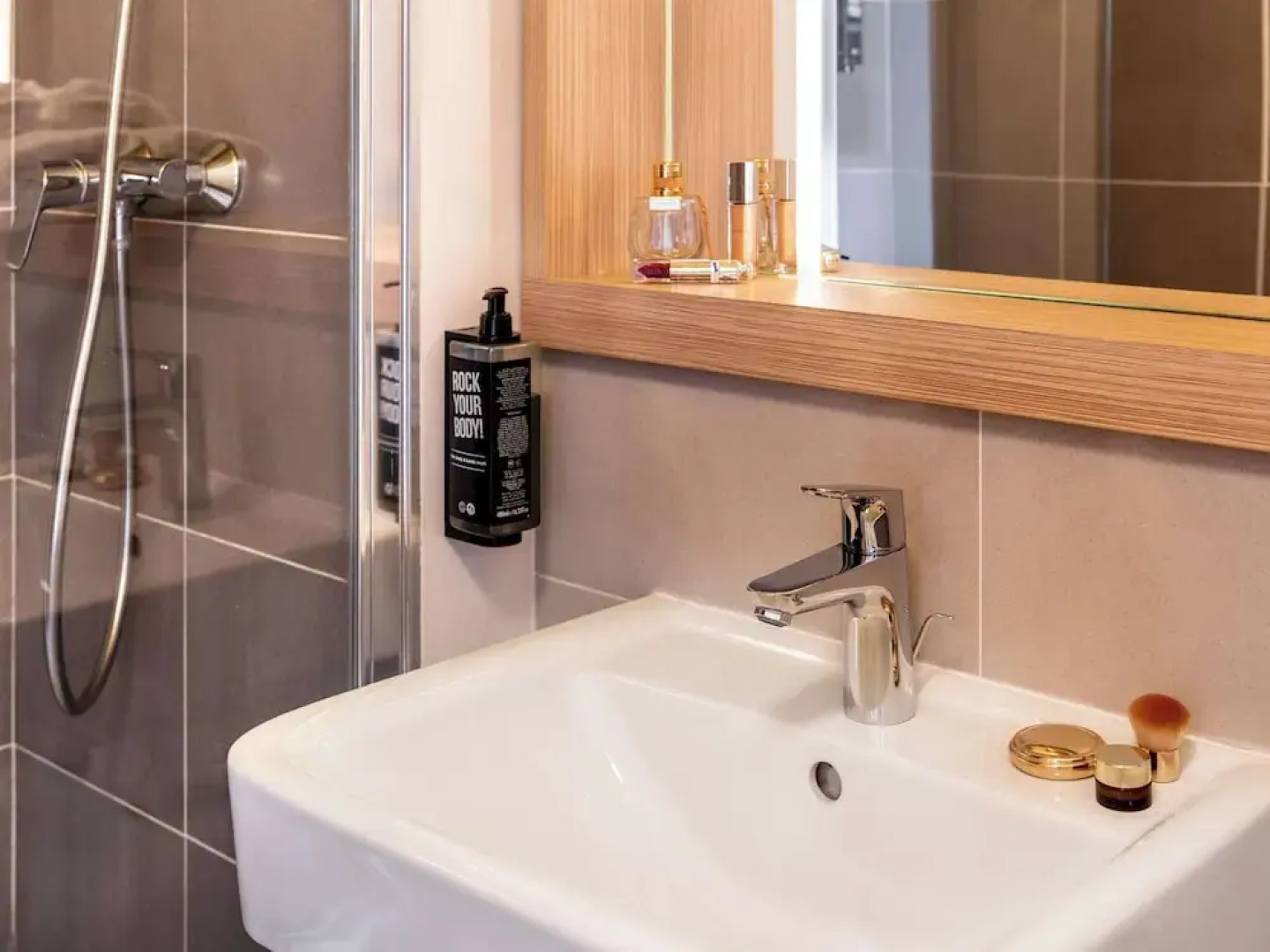 ibis Styles Prevessin Geneve Airport