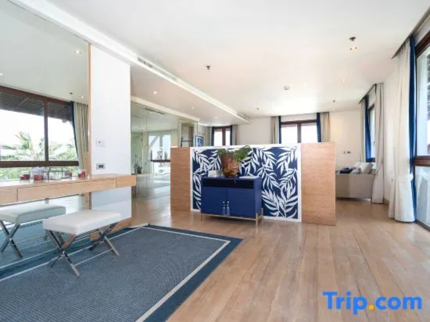 Phuket Seaview with Pool and Rooftop 4 Bedroom Skyvilla