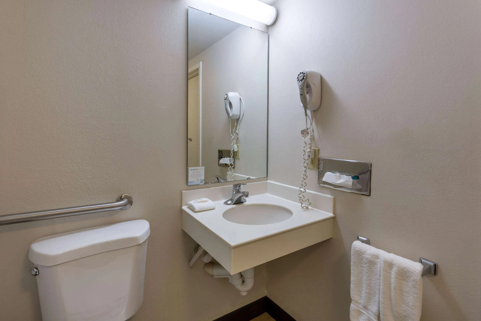 La Quinta Inn & Suites by Wyndham Kingsport TriCities