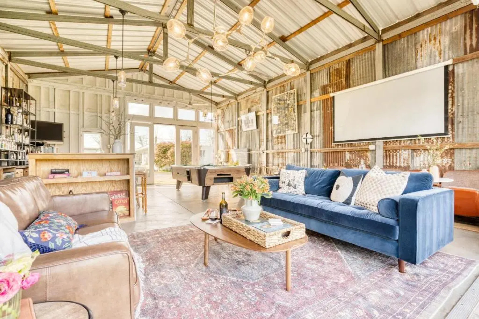 Coppola by Avantstay Explore The Wineries Near This Gorgeous Healdsburg Home w/ Bar & Large Yard