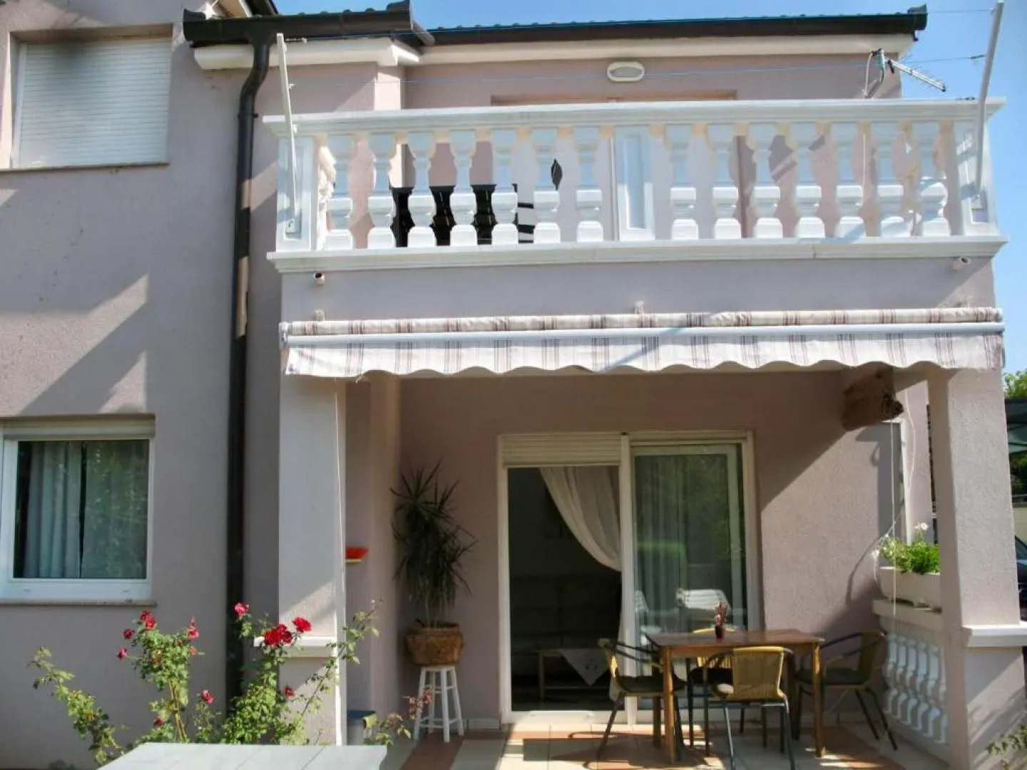 Zsa Zsa Holiday Home